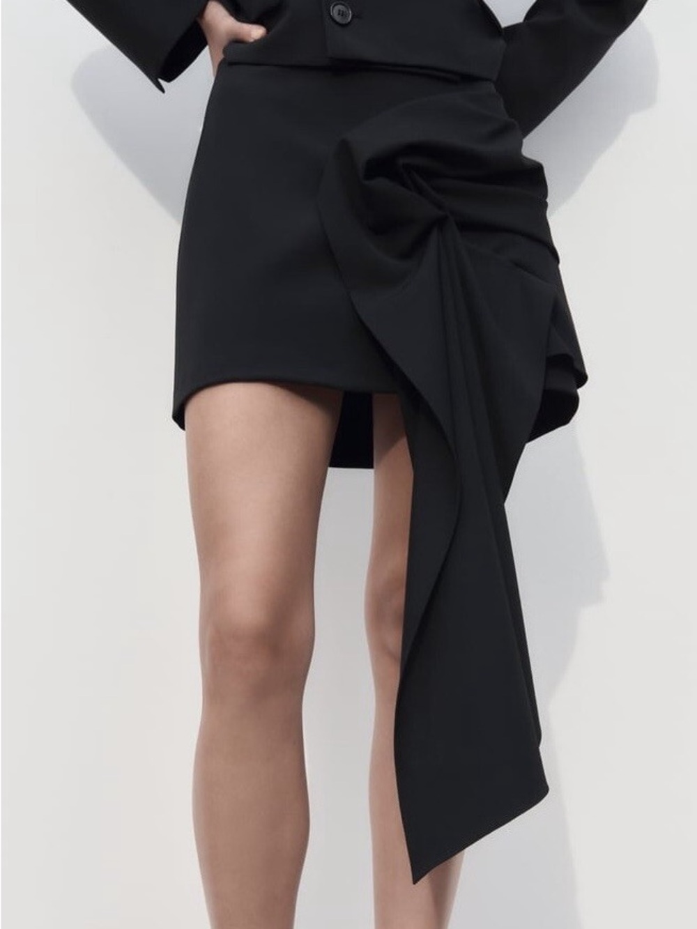 NWT Zara black asymmetric mini skirt Limited Edition. Size Large